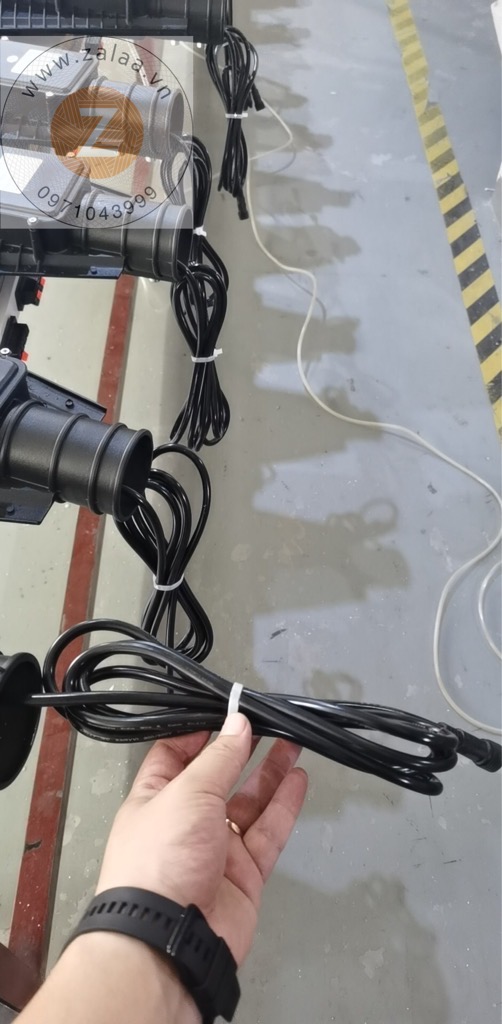 Đèn năng lượng mặt trời 100w - Dự án