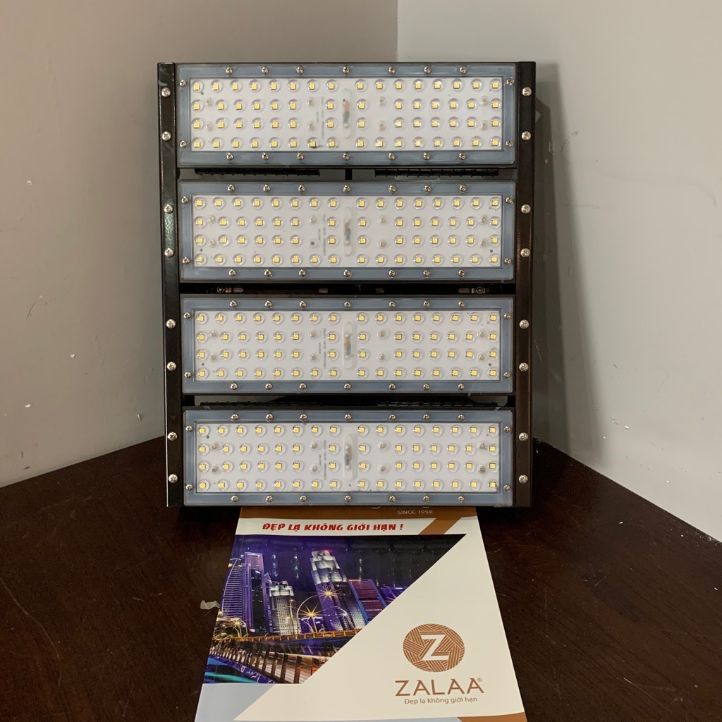 Đèn pha chống loá Philips sân bóng đá 200w bảo hành 3 năm