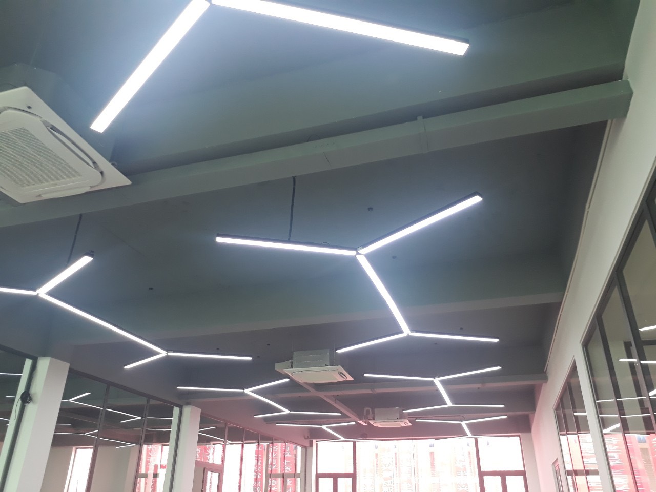 Đèn Thả Trần chữ X, chữ Y, chữ O ghép ZALAA