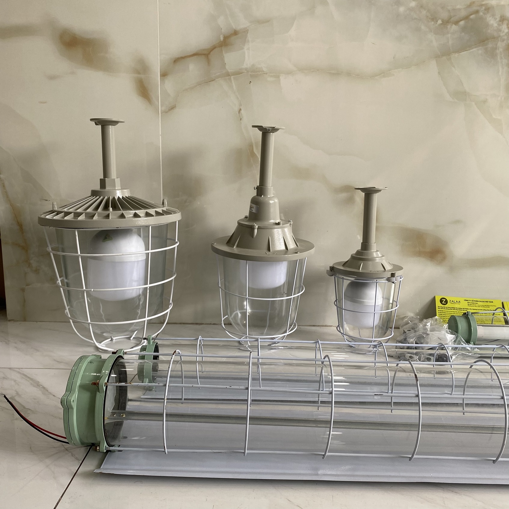 Máng Đèn Led Bulb Chống Nổ gắn trần D145/H350, 18W/E27 EXII BT06