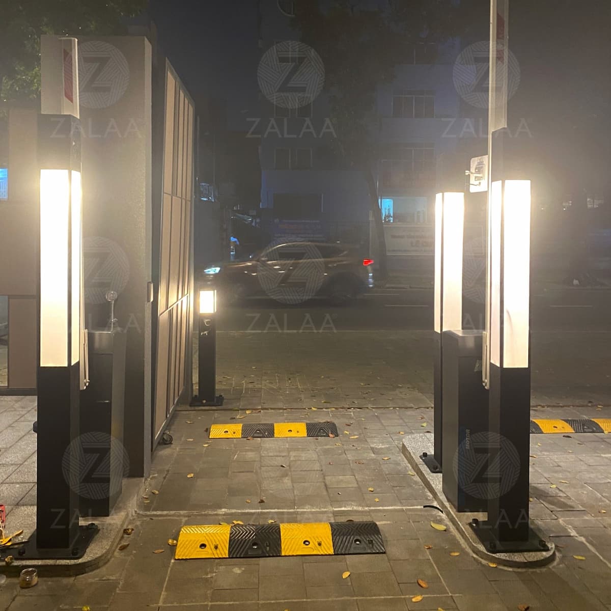 Cột Đèn LED Cảnh Quan có vị trí lắp đặt Camera giám sát tại Khu đô thị, Cổng ra vào căn hộ Penhouse, Chung cư cao cấp