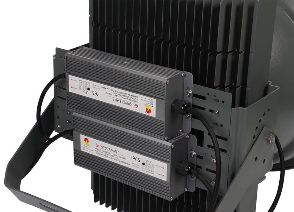 Đèn Pha LED chiếu xa công suất 400W, 500W, 600W 100-200m