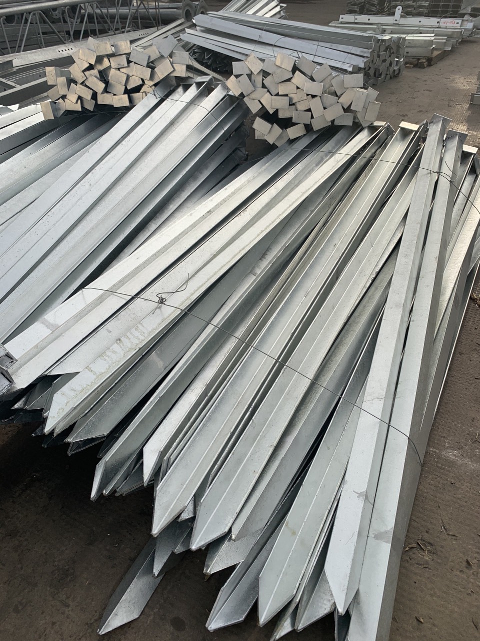 Cọc tiếp địa V63x63x6mm mạ kẽm nhúng nóng