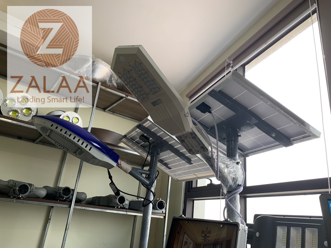 Đèn đường năng lượng mặt trời công suất 76w mã số ZXY-76S ZALAA