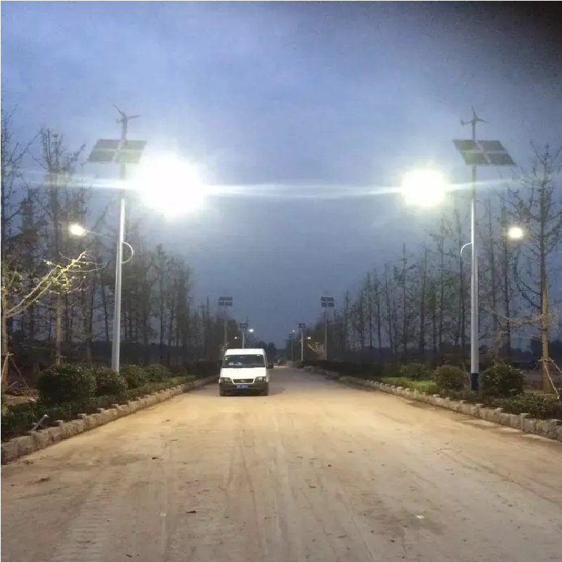 Bộ Đèn Đường LED 60W-150W Sử dụng Tuabin Gió Kết hợp Năng Lượng Mặt Trời, Mắc Song Song Điện Lưới AC220V để chiếu sáng