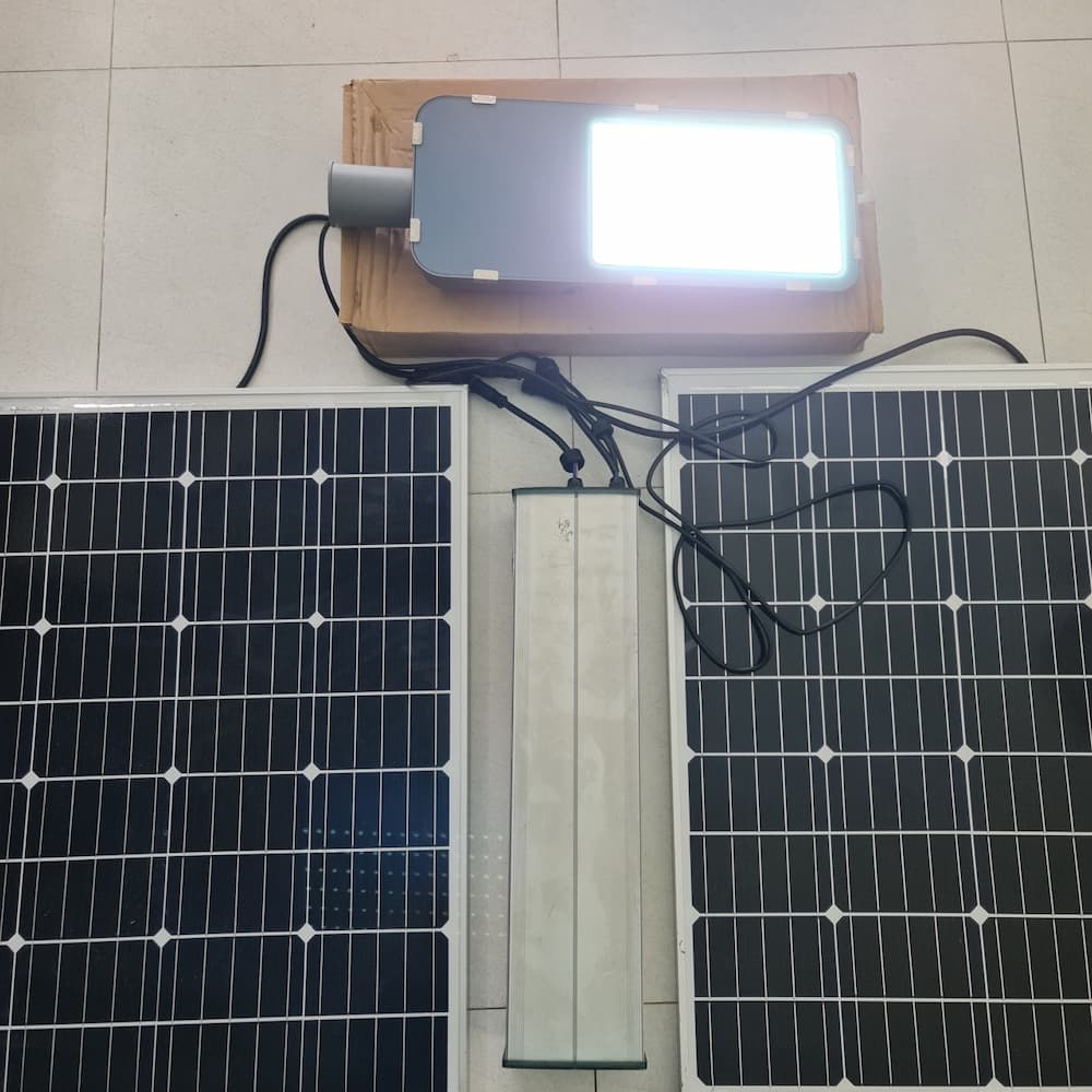 Bộ Đèn Đường Năng Lượng Mặt Trời Công Suất 100W |Mã SP: ZPCSN-100W