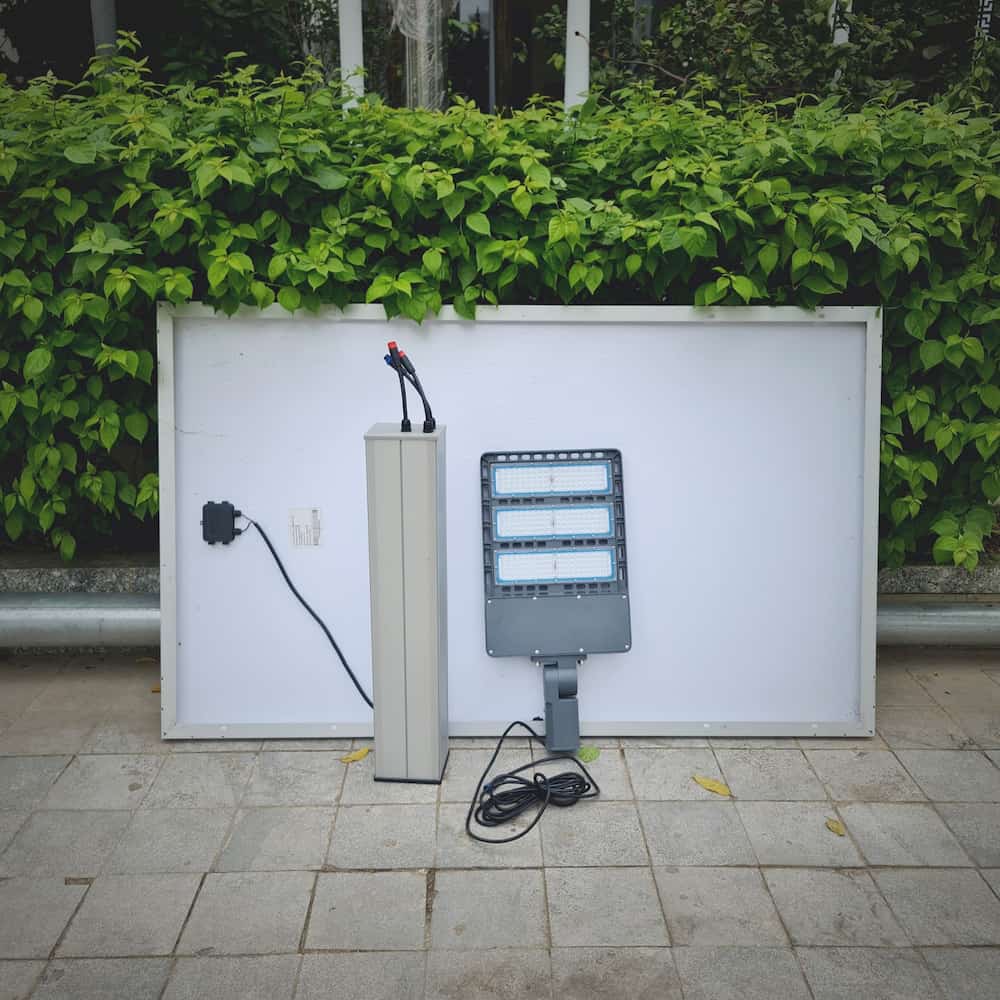 Bộ Đèn Đường Năng Lượng Mặt Trời Công Suất Thực 100W ZTT-100-2023 ZALAA