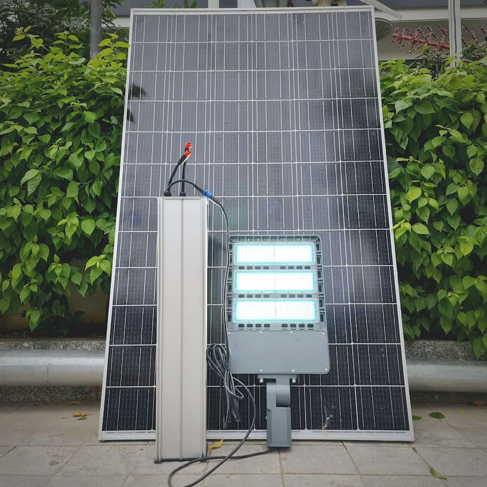 Bộ Đèn Đường Năng Lượng Mặt Trời Công Suất Thực 100W ZTT-100-2023 ZALAA
