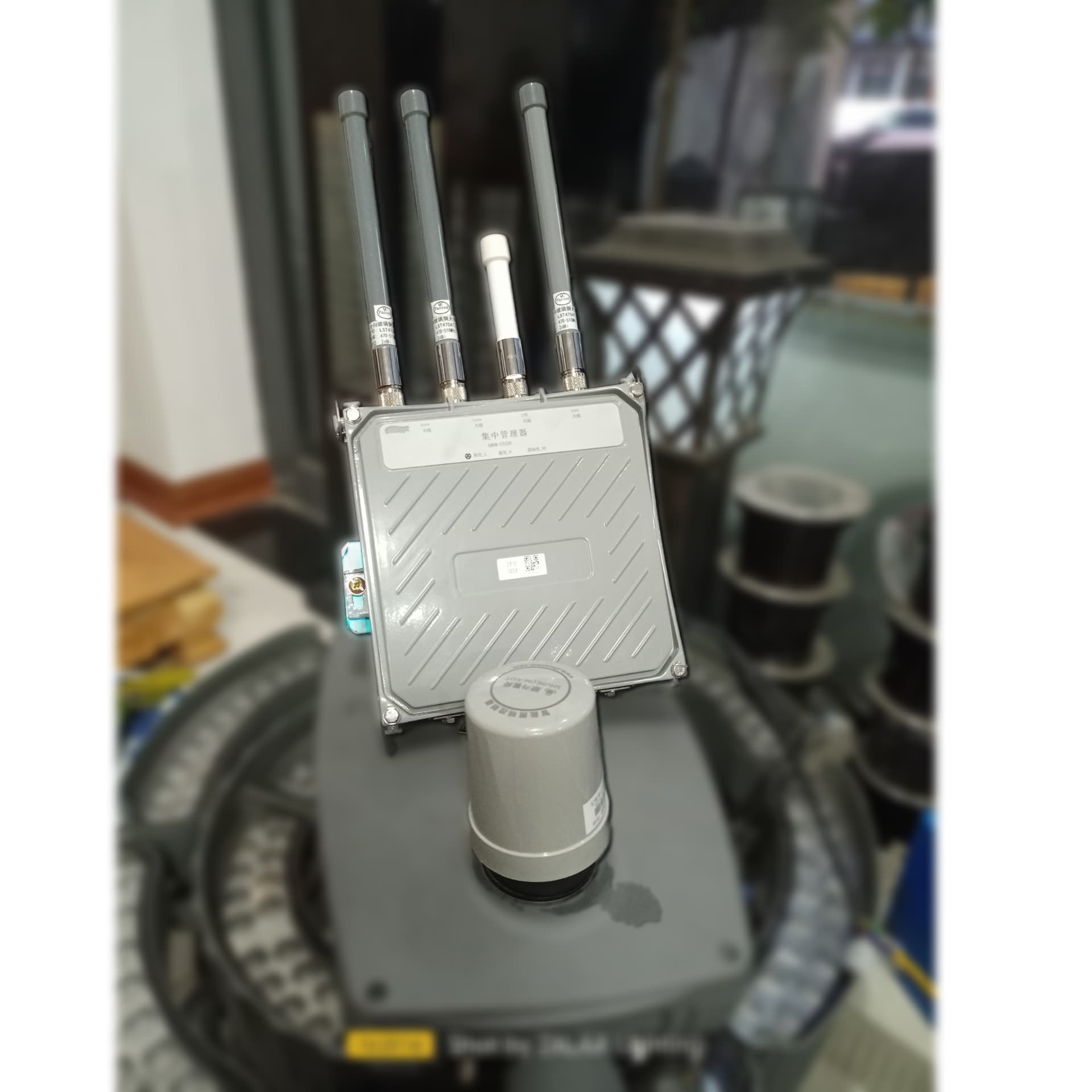 Bộ điều khiển đèn đường thông minh LoRa