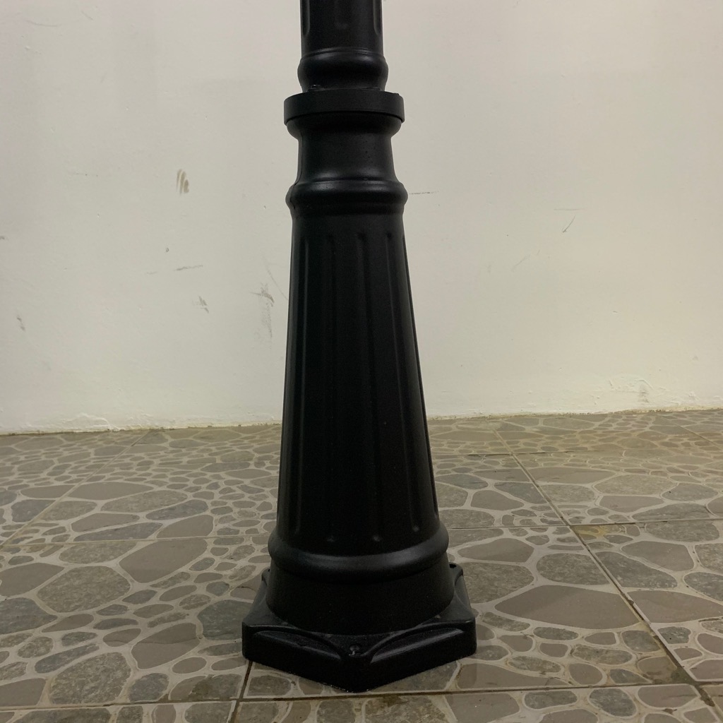 Cột Đèn Sân Vườn Công Viên hiện đại sử dụng điện năng lượng mặt trời 3x20W mã sản phẩm ZGGD-4105-3