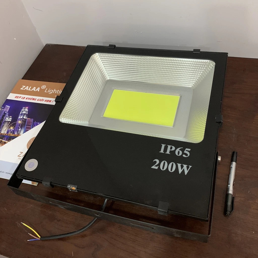 Đèn Pha LED Chip COB Chiếu Sáng Ngoài Trời Công Suất Từ 10W đến 200W