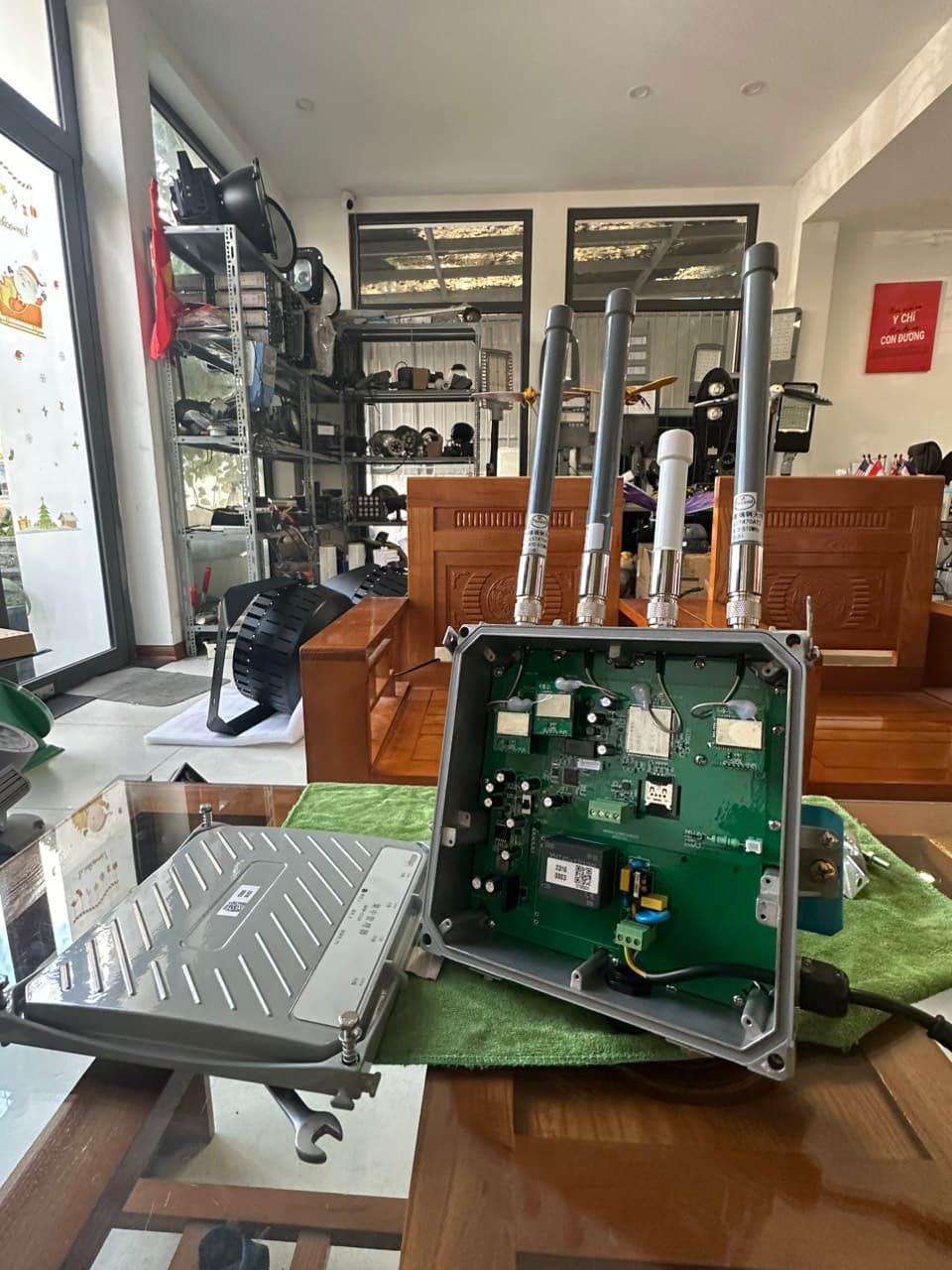 Cổng điều khiển IoT cho hệ thống chiếu sáng thông minh Zalaa Zlk SZ11LR-GW-2 Lorawan gateway