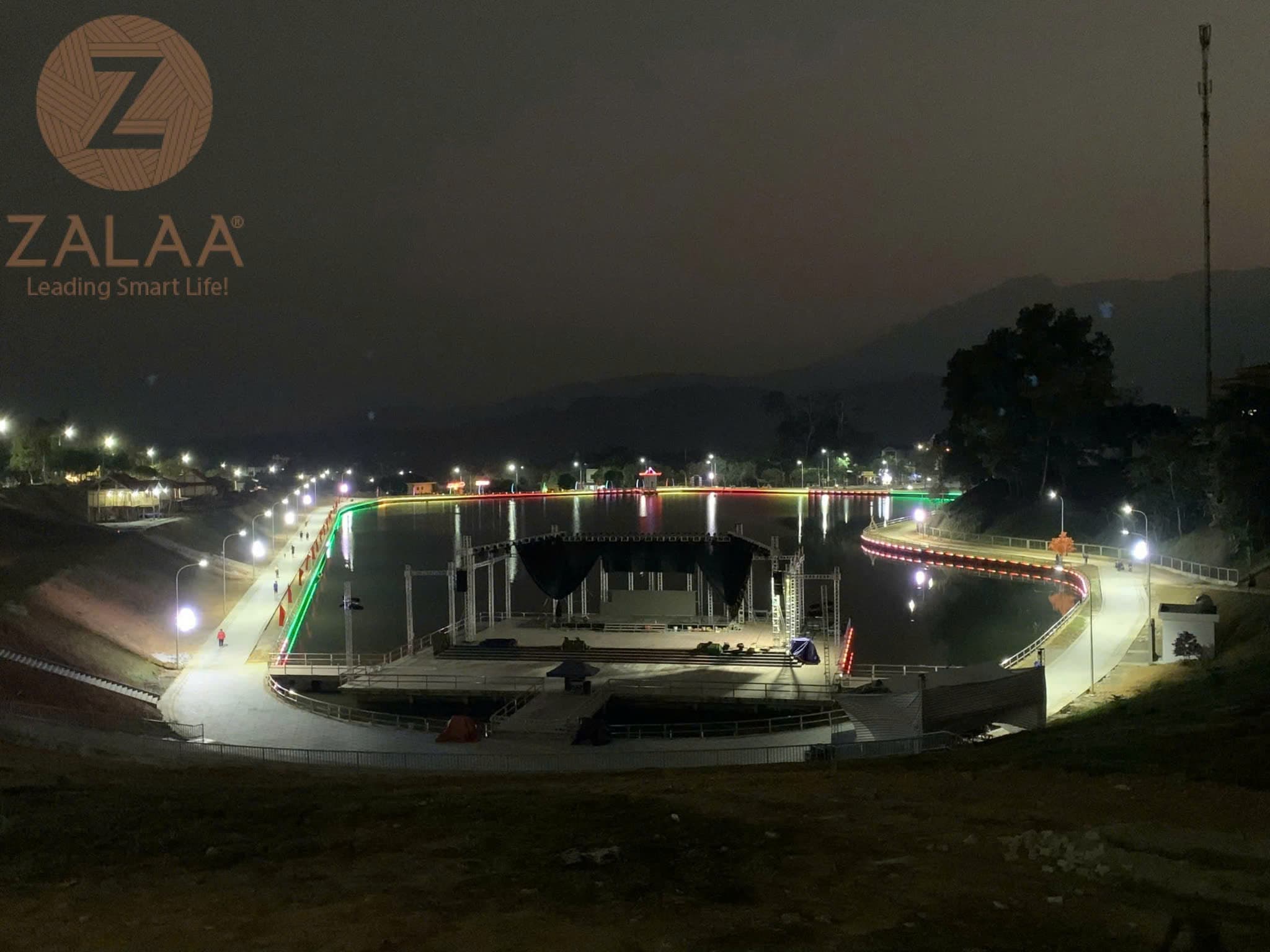 Cột Bát Giác Liền Cần Đơn 8 met bền bỉ cho đèn đường bên bờ hồ