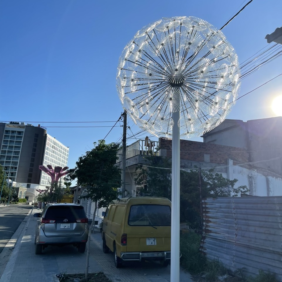 Cột Đèn Inox Cao 6M, 7M, 7,5M Sử dụng Treo Bông Hoa Bồ Công Anh Dandelion Ngoài Trời