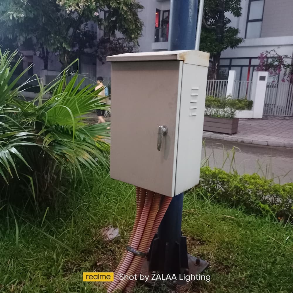 Trụ Đèn LED Kiểu Cây Xanh Quả Cầu Trắng Trang Trí Cảnh Quan Sân Vườn Công Viên Thiên Văn Học