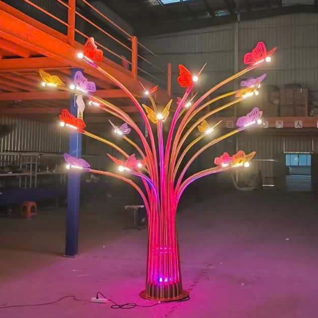 Cột Đèn Trang trí đường phố vỉa hè công viên với họa tiết cánh bướm Rgb đổi màu