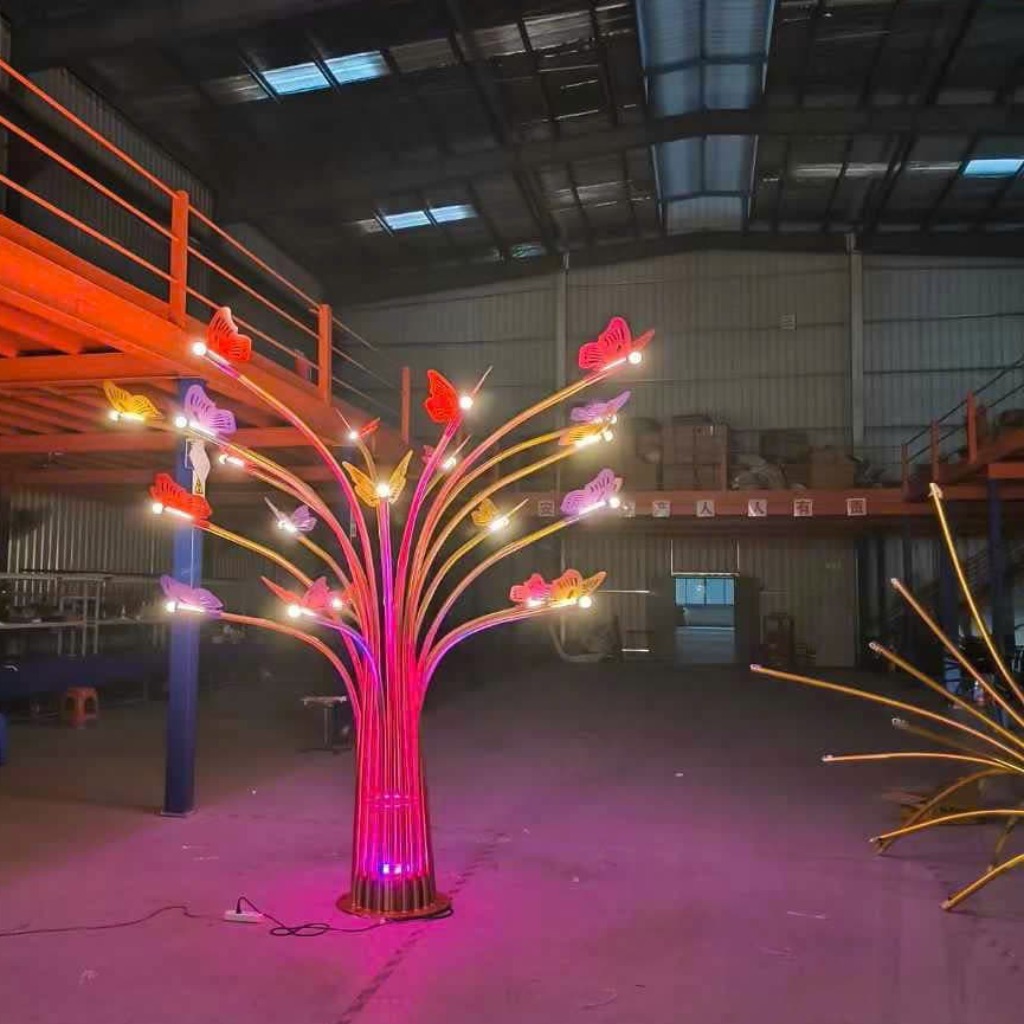 Cột Đèn Trang trí đường phố vỉa hè công viên với họa tiết cánh bướm Rgb đổi màu