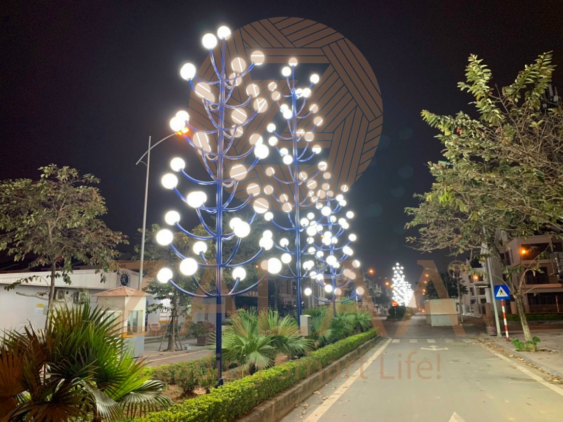 Cột đèn trang trí cao 5m nhiều bóng led kiểu dáng cây thông