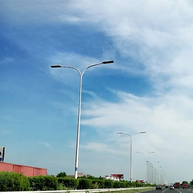 Cột Đèn Cao Áp Liền Cần Đôi cao từ 6m đến 11m chiếu sáng đường phố