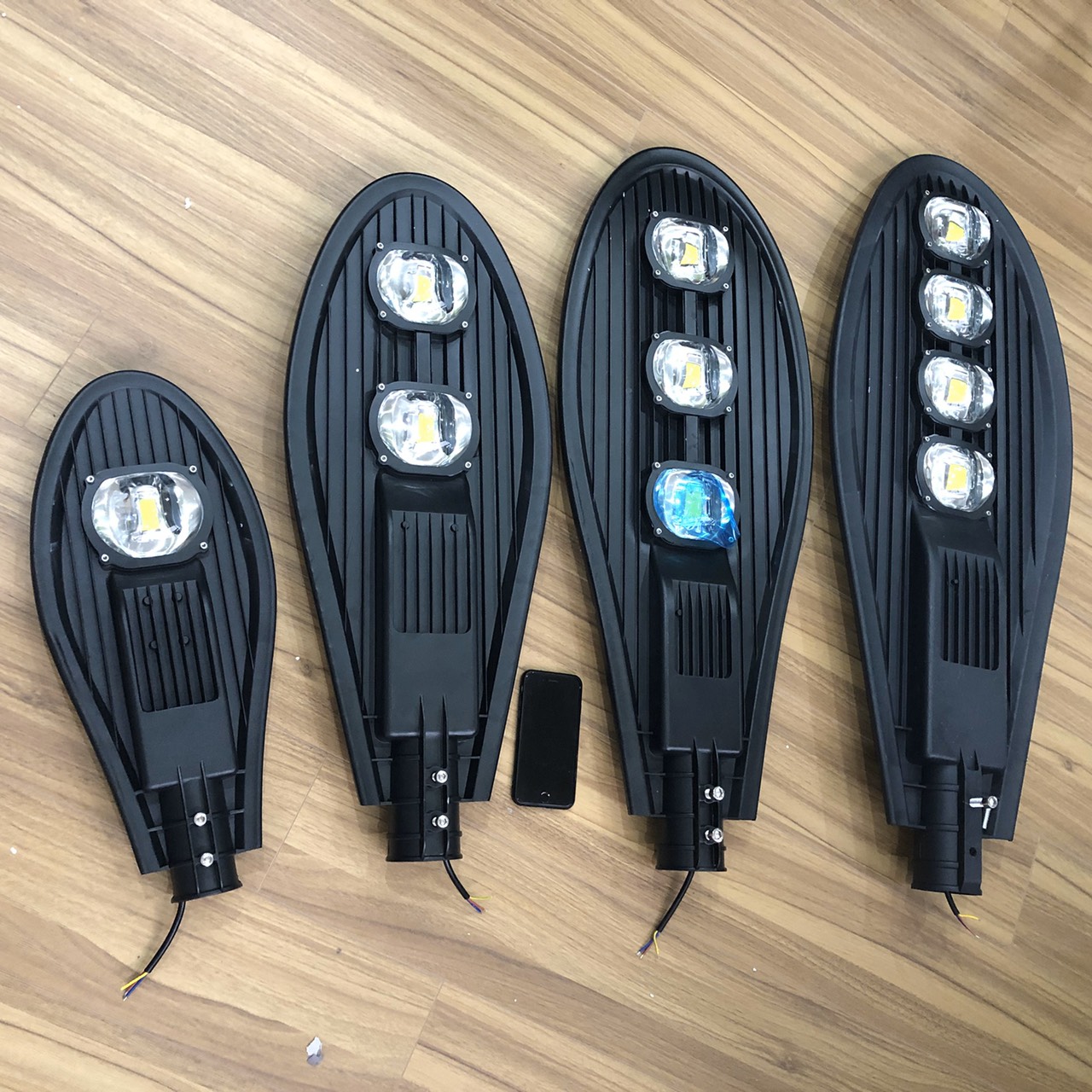 Đèn Đường LED 200W Chiếc Lá Mã sản phẩm ZLX200CC Zalaa - Bảo hành 2 năm