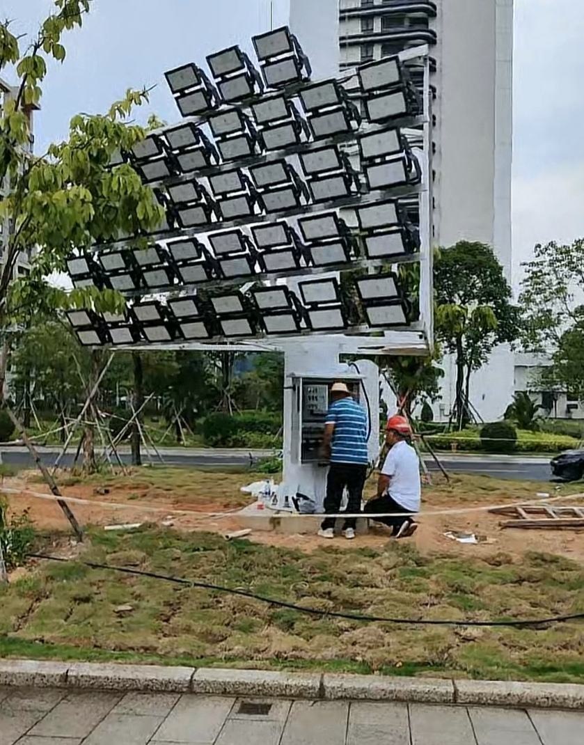 Đèn Chiếu Sáng Sân Thể Thao có giải pháp Smart Lighting SOGA Kết Nối 4G ZALAA