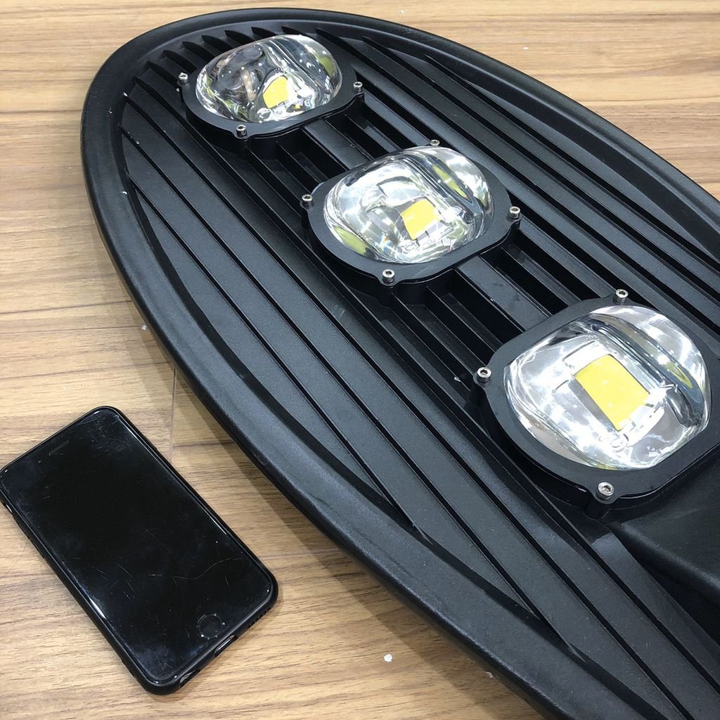 Đèn đường lá led bảo hành 2 năm ZALAA