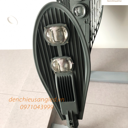 Đèn đường led năng lượng mặt trời 100W ZLX-100S ZALAA