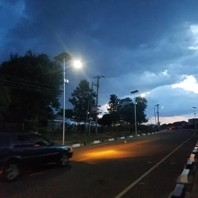 Đèn Đường LED Năng Lượng Mặt Trời 40-100W ZALAA Smart Light