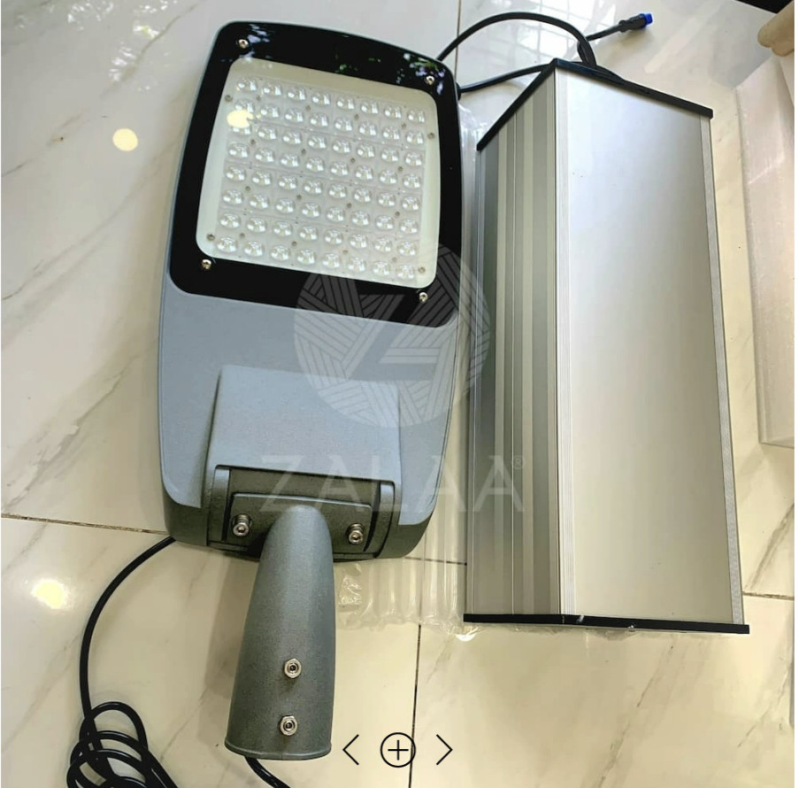 Đèn đường năng lượng mặt trời 80w lắp cột cao 8m ZALAA