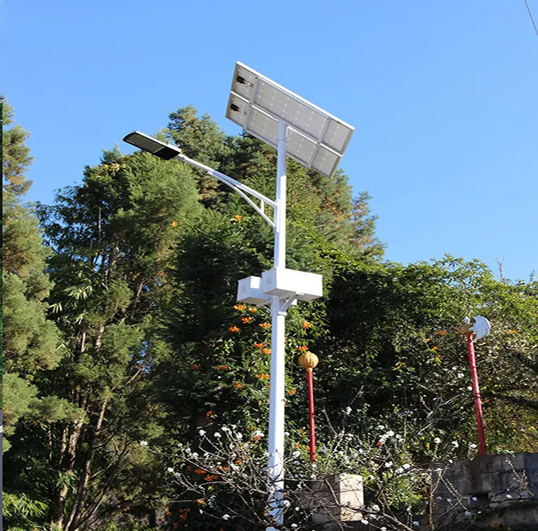 Đèn Đường LED 50W-200W Sử dụng Năng Lượng Mặt Trời Song Song Điện Lưới AC220V