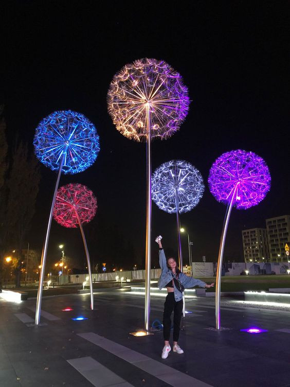 Đèn LED Bông hoa Bồ Công Anh Dandelion đường kính 1.5m, nhiều màu RGB - Giải pháp chiếu sáng cảnh quan kiểu mới