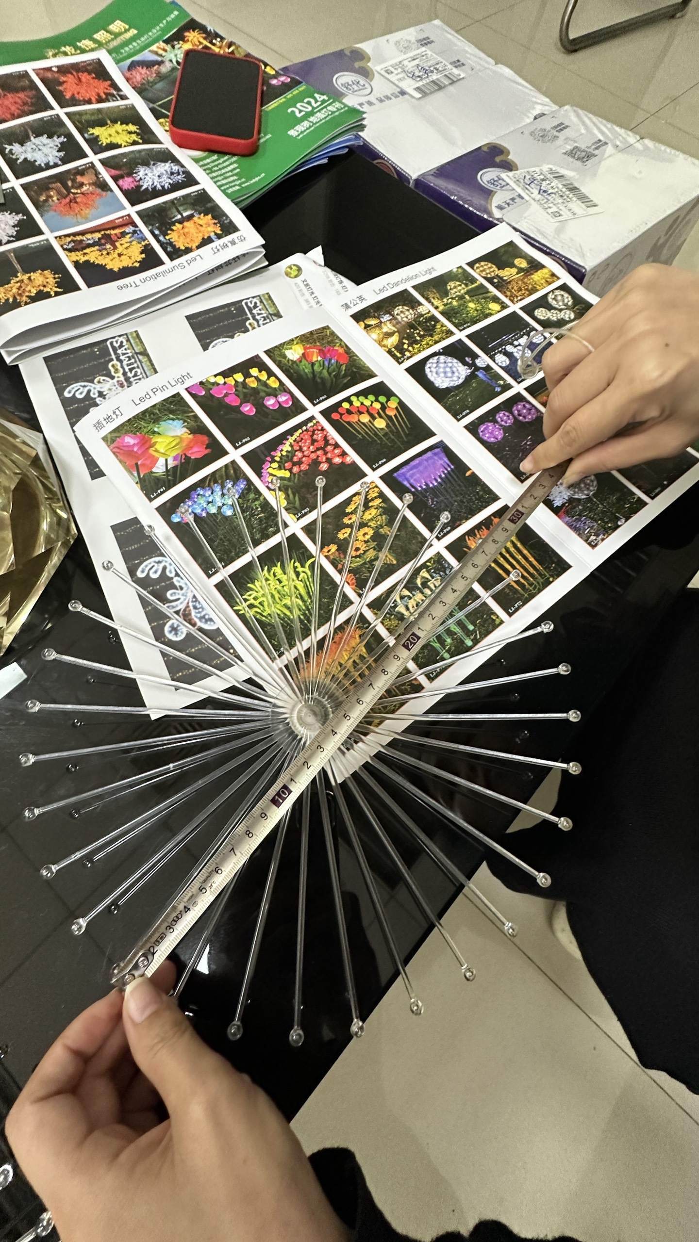 Đèn LED Bông hoa Bồ Công Anh Dandelion đường kính 1.5m, nhiều màu RGB - Giải pháp chiếu sáng cảnh quan kiểu mới