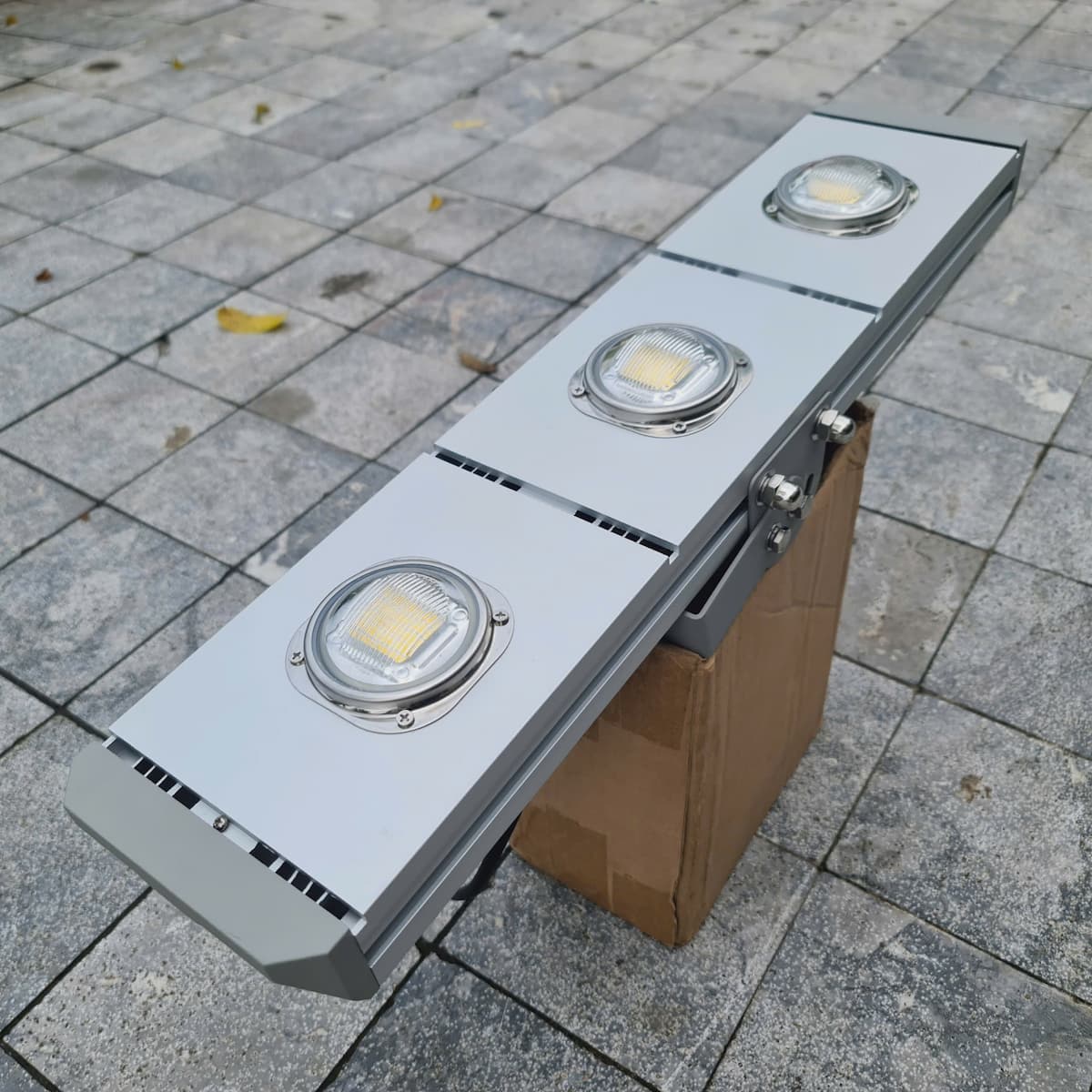 Đèn LED Đánh Cá 300W ZALAA SFL-300COB | IP66, IK08, 135lm/W, 40.500lm
