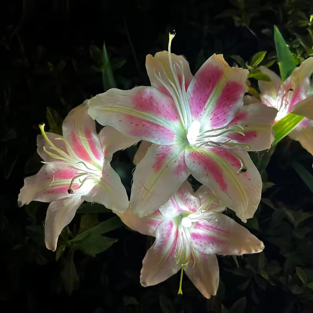 Đèn LED Mô Phỏng Bông Hoa Loa Kèn - Simulation lily flowers light cho Vườn Ánh Sáng Zalaa Light Garden