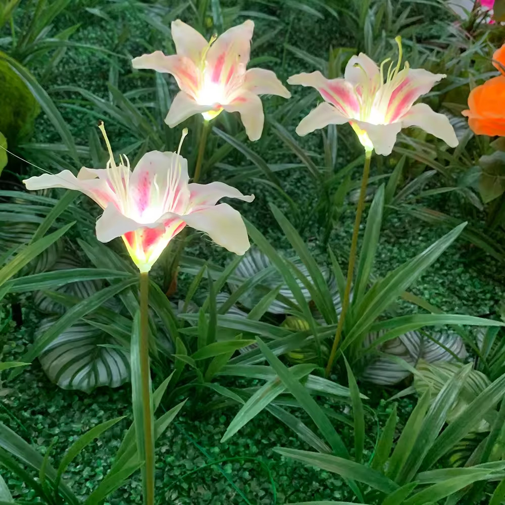 Đèn LED Mô Phỏng Bông Hoa Loa Kèn - Simulation lily flowers light cho Vườn Ánh Sáng Zalaa Light Garden