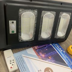 Đèn năng lượng mặt trời liền thể cao cấp 90W mã số ZLT-90S Zalaa