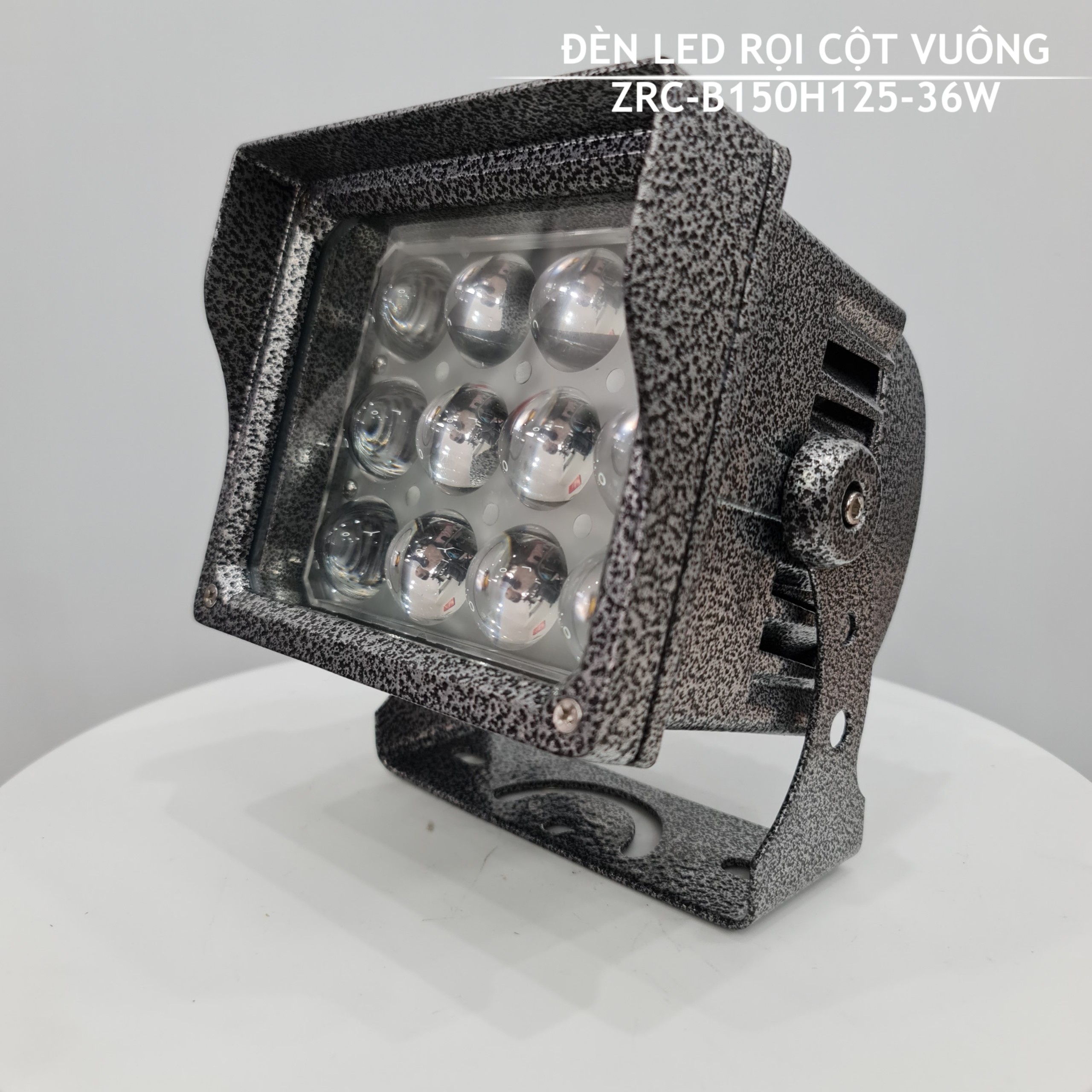 Đèn Led Rọi Cột Vuông 36W Mã sản phẩm ZRC-B150H125-36W