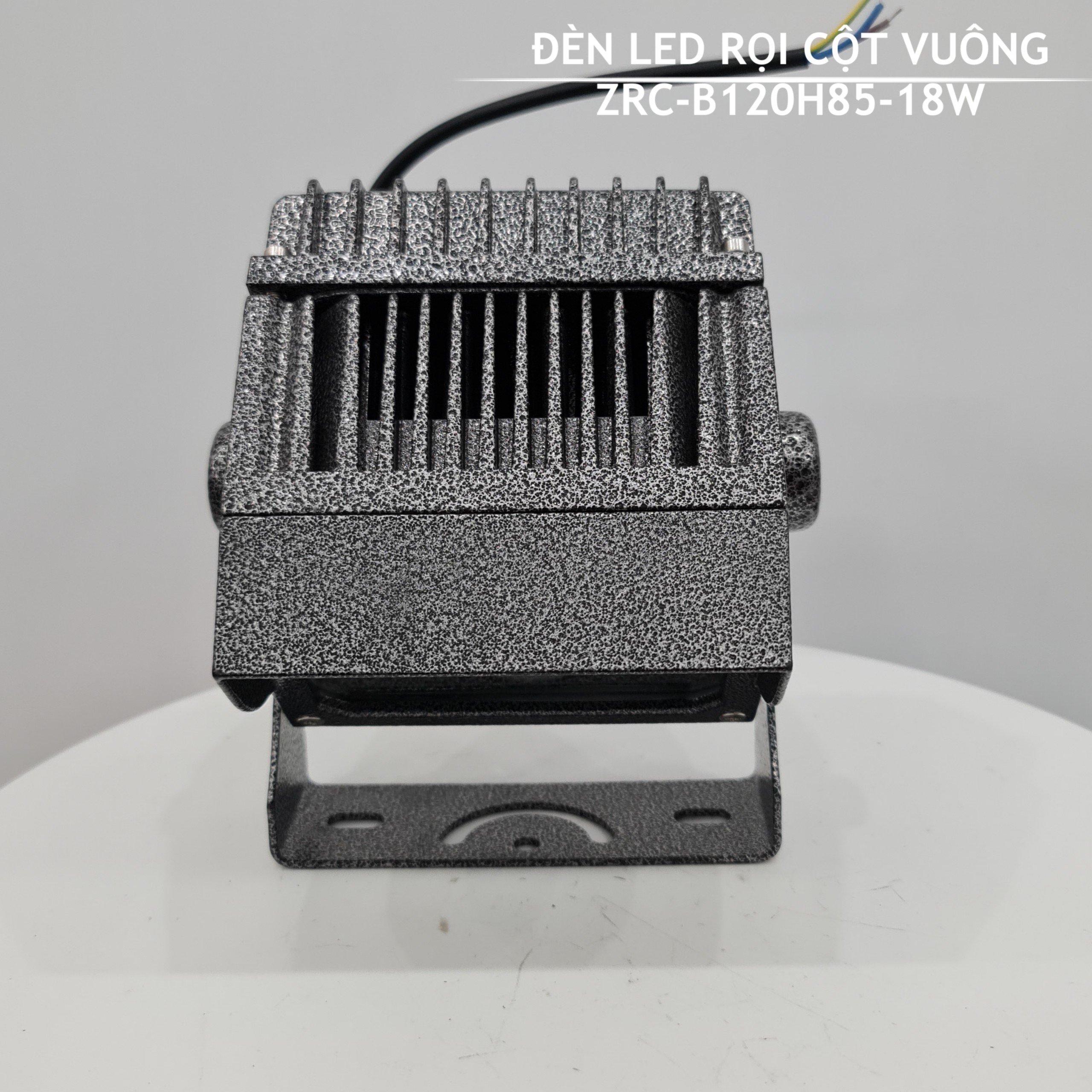 Đèn Led Rọi Cột Vuông 18W Mã sản phẩm ZRC-H120B85-18W