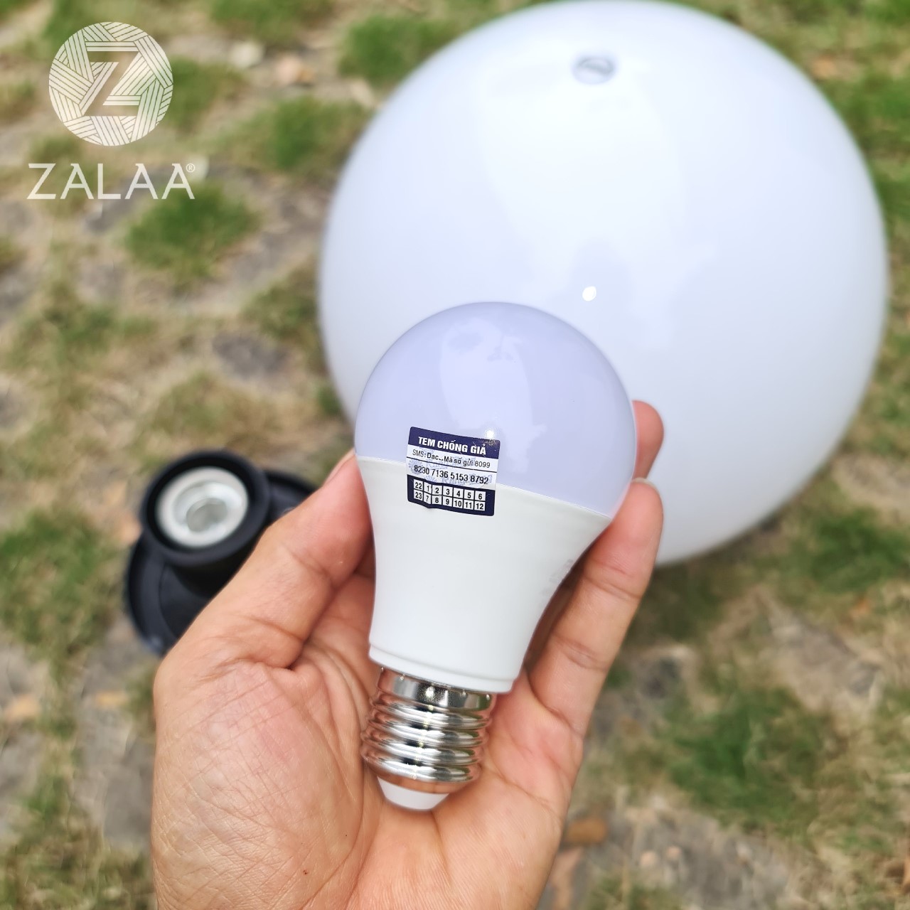 Đèn Trụ Cổng Cầu Đục D300, đuôi đèn E27