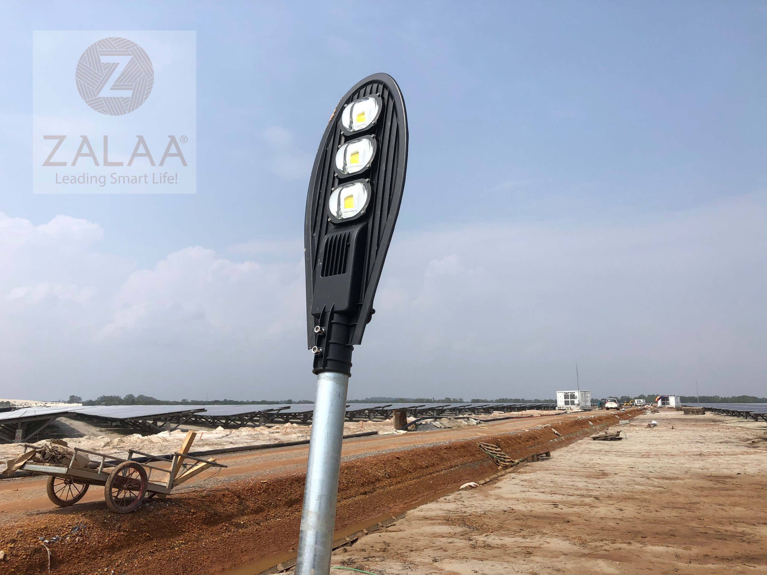 Đèn năng lượng mặt trời 100w - Dự án