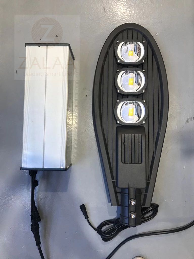 Đèn năng lượng mặt trời 100w - Dự án