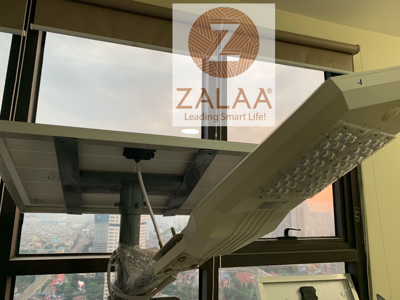 Đèn đường năng lượng mặt trời công suất 70w mã số ZXY-70S ZALAA