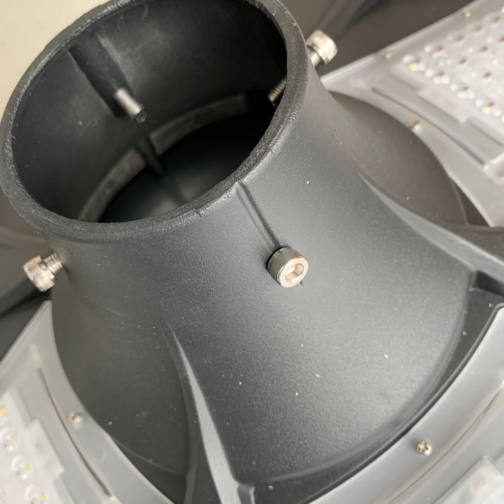 Đèn trang trí sân vườn công viên dạng tròn công suất 15w*4 lắp cột 4-6m