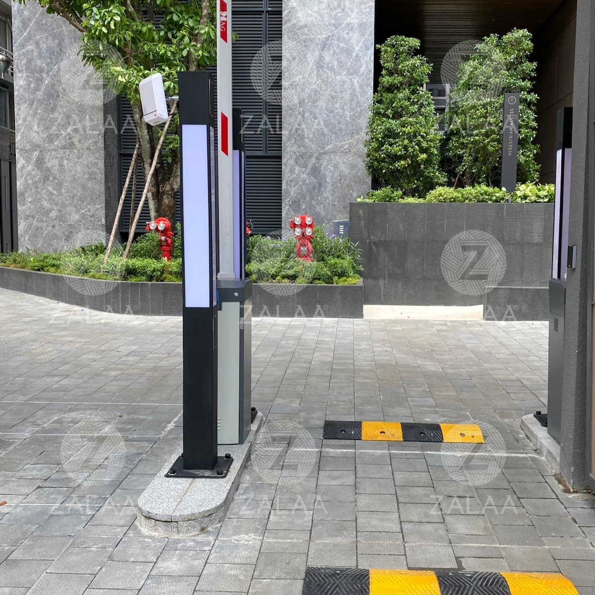 Cột Đèn LED Cảnh Quan có vị trí lắp đặt Camera giám sát tại Khu đô thị, Cổng ra vào căn hộ Penhouse, Chung cư cao cấp