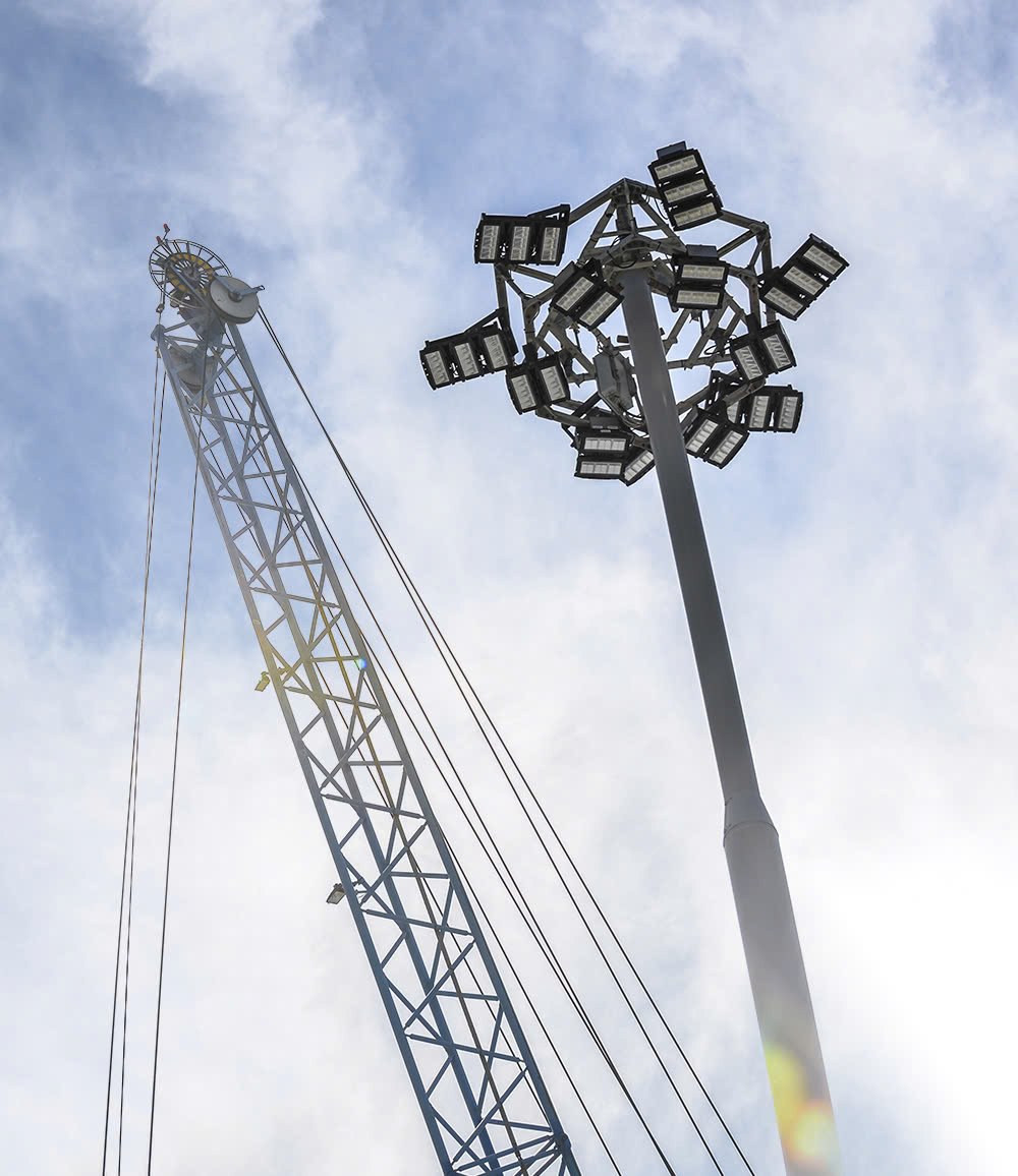 Hệ Thống Nâng Hạ Đèn Cho Bãi Đỗ Xe, Cảng Biển & Sân Bay | ZALAA Lighting