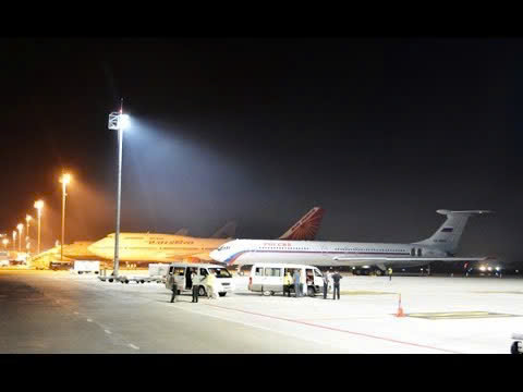 Hệ Thống Nâng Hạ Đèn Cho Bãi Đỗ Xe, Cảng Biển & Sân Bay | ZALAA Lighting