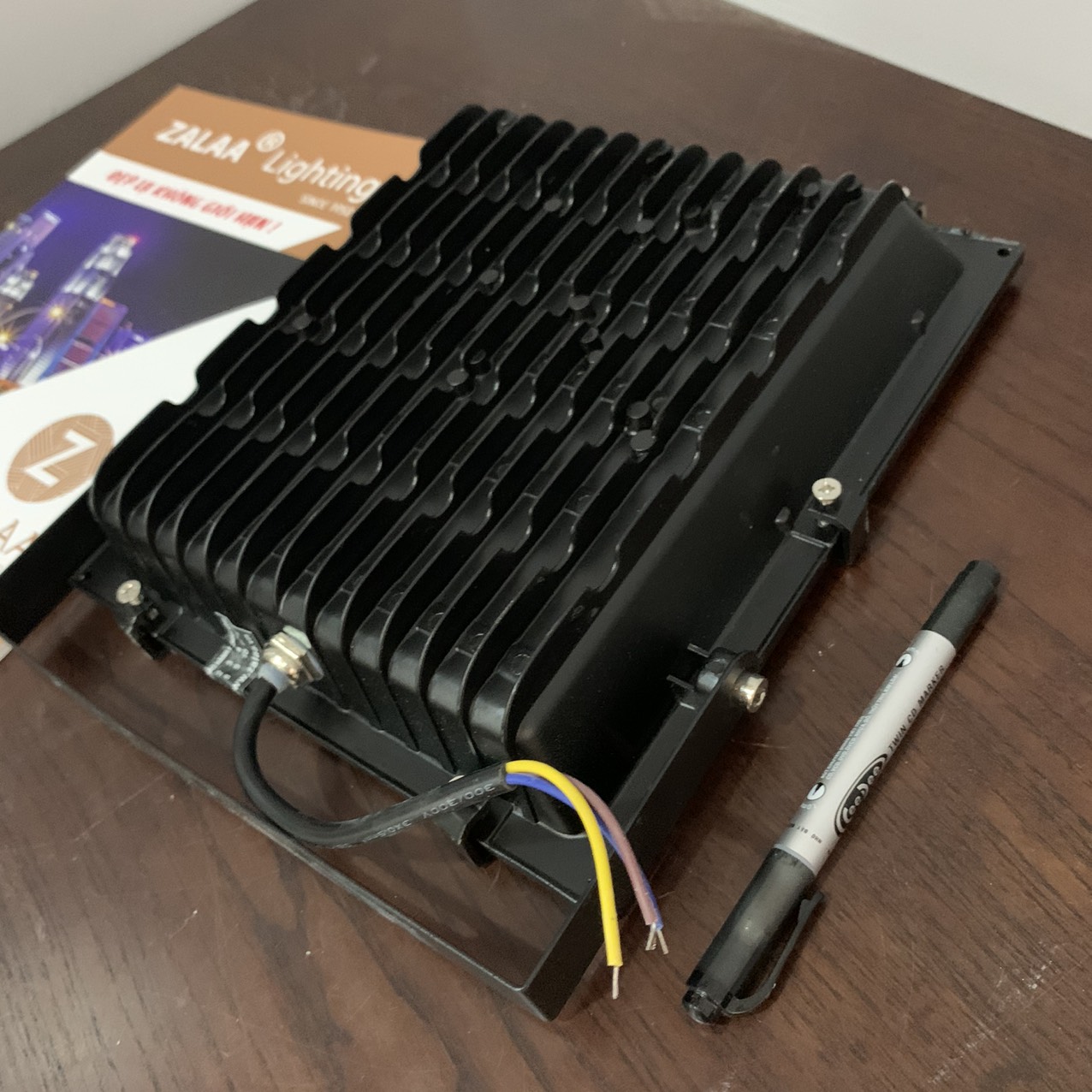 Đèn pha led 50w Chip COB bảng led bảo hành 2 năm ZFR-50COB