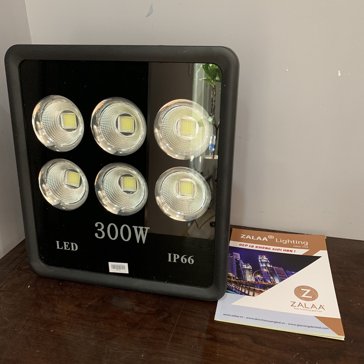 Đèn pha LED chiếu sâu (Pha cốc) 300W COB Mã ZFS-300 ZALAA