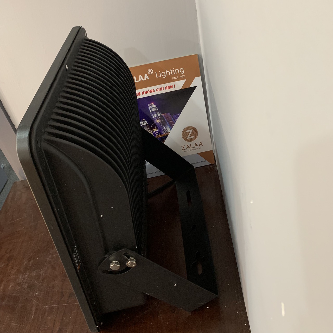 Đèn pha LED chiếu sâu (Pha cốc) 300W COB Mã ZFS-300 ZALAA