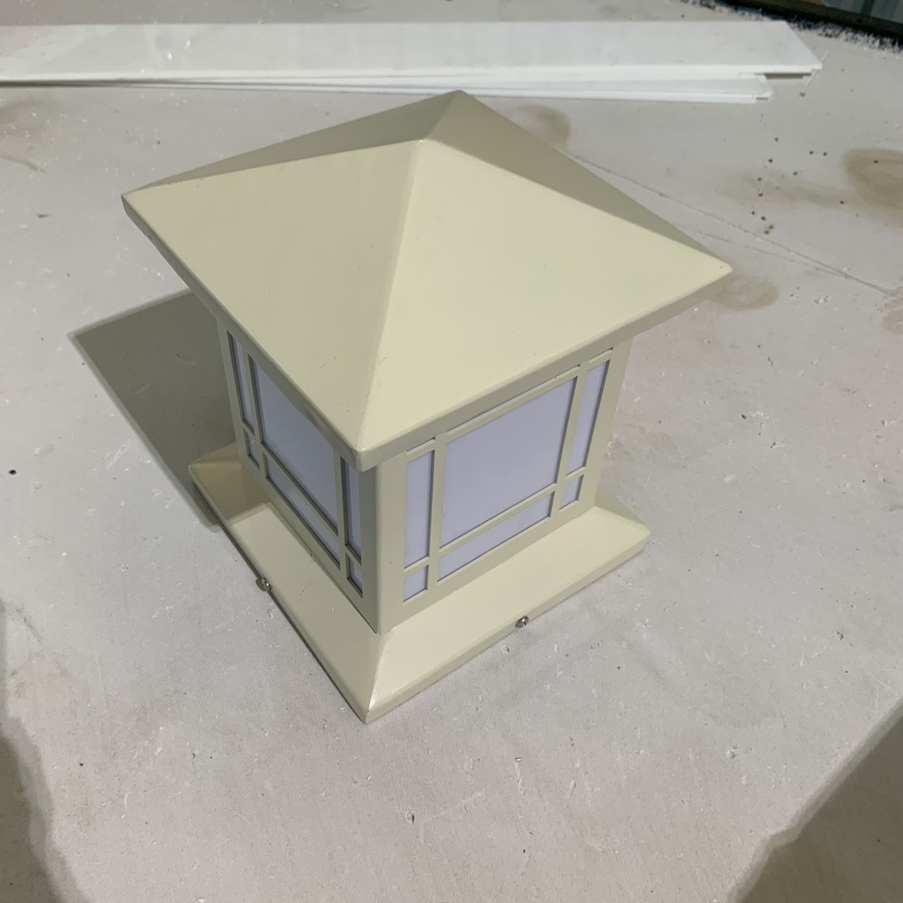 Đèn Trụ Cổng Vuông D200mm LED-E27 Chất liệu Inox Sơn theo yêu cầu